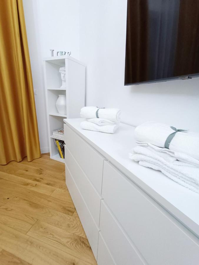 Ai Castelli Apartment - Locazione Turistica Cin It58060C2Fhnreg9A Colonna Eksteriør bilde